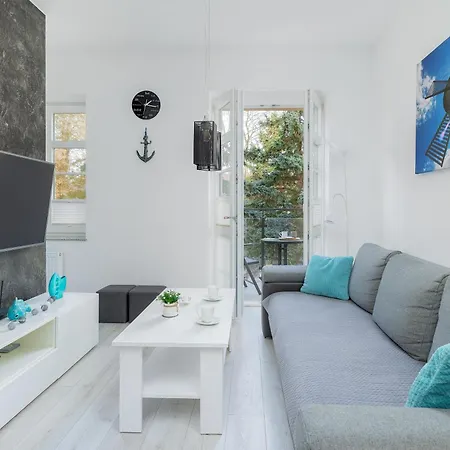 Nadmorskie 2 Sypialnie & Parking By Renters * Swinoujscie