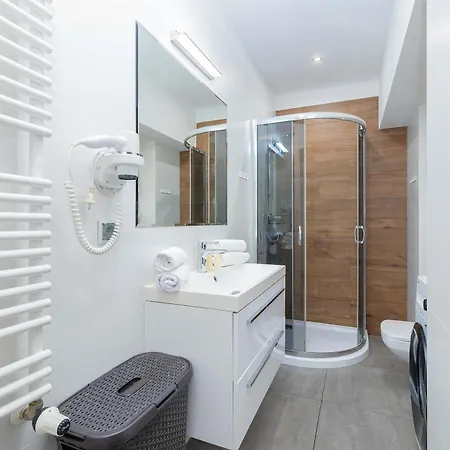 Nadmorskie 2 Sypialnie & Parking By Renters * Swinoujscie